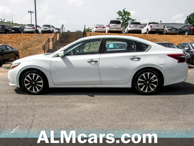 Pre Owned 2018 Nissan Altima 2 5 Sv Fwd 4dr Car